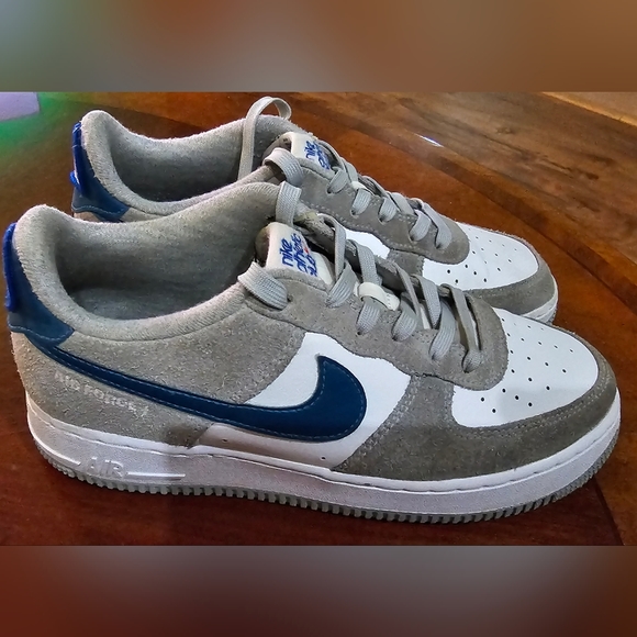 Nike Air Force 1 Low Athletic Club White Grey Size 7y or Womens size 7 - Picture 3 of 7